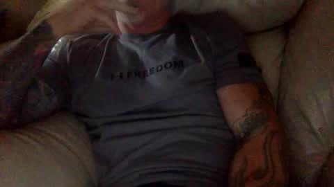 Snapshot of mjg175 chatting on 06-10-26, 05:45 SexyRed online show from 06-10-26, 05:45