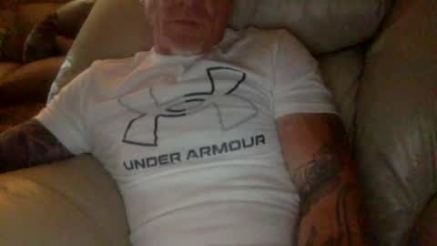 Snapshot of mjg175 chatting on 06-12-26, 03:11 SexyRed online show from 06-12-26, 03:11