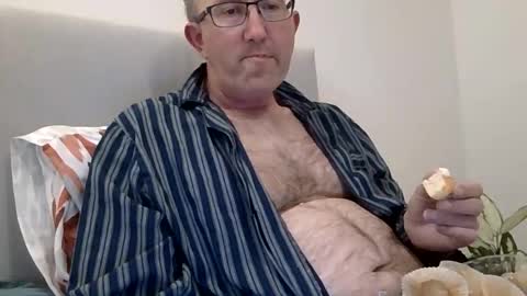 mjm19742025 online show from 04-14-26, 07:31