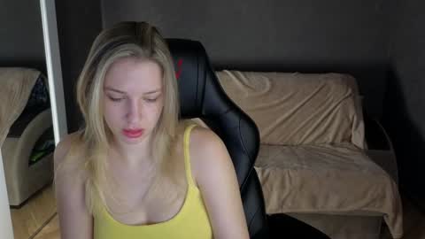 Snapshot of mmm_banana chatting on 12-02-24, 07:47 Lili online show from 12-02-24, 07:47