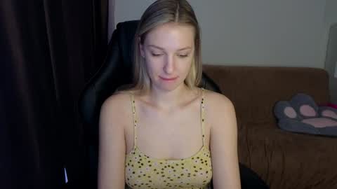 Snapshot of mmm_banana chatting on 12-09-24, 09:49 Lili online show from 12-09-24, 09:49