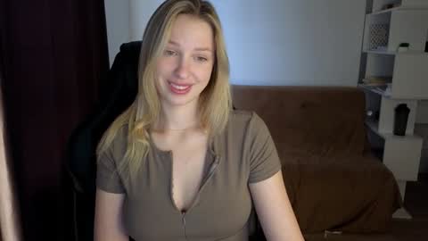 Snapshot of mmm_banana chatting on 01-03-25, 08:10 Lili online show from 01-03-25, 08:10