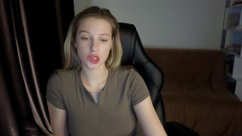 Snapshot of mmm_banana chatting on 01-30-25, 07:59 Lili online show from 01-30-25, 07:59