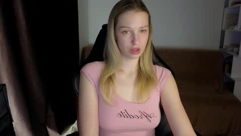 Snapshot of mmm_banana chatting on 02-01-25, 08:37 Lili online show from 02-01-25, 08:37