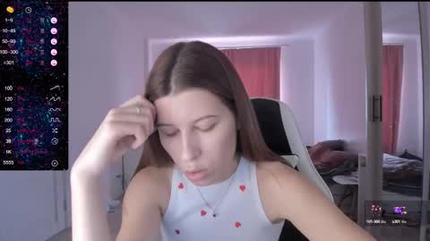 Snapshot of mmm_banana chatting on 03-10-25, 10:37 Lili online show from 03-10-25, 10:37
