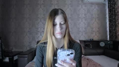 Snapshot of mmm_banana chatting on 09-09-25, 10:37 Lili online show from 09-09-25, 10:37