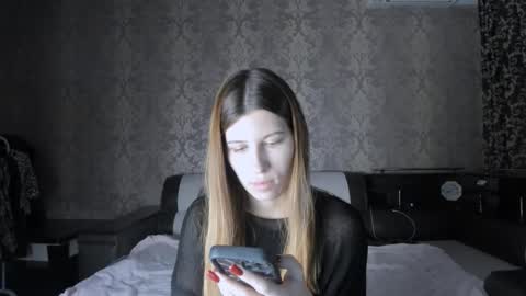 Snapshot of mmm_banana chatting on 10-16-25, 12:17 Lili online show from 10-16-25, 12:17