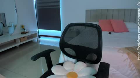 MAYRA   online show from 04-16-26, 08:42