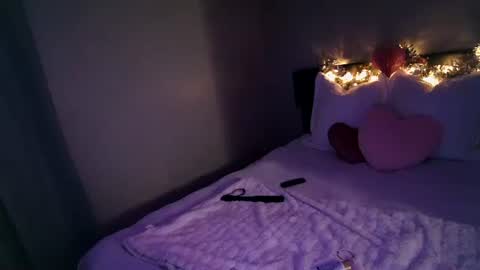 Angel online show from 02-15-26, 06:43