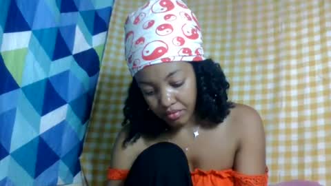 mmyriame online show from 06-26-26, 01:48