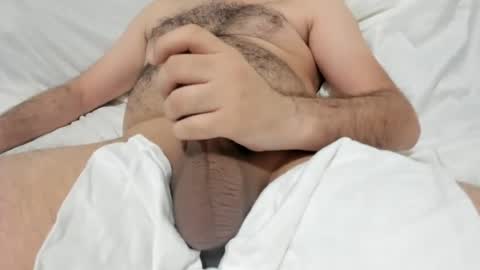 Snapshot of mo0085 chatting on 07-16-26, 03:40 Laith online show from 07-16-26, 03:40