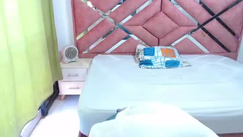 Snapshot of moan_sex1 chatting on 06-09-26, 09:48 Catalina online show from 06-09-26, 09:48