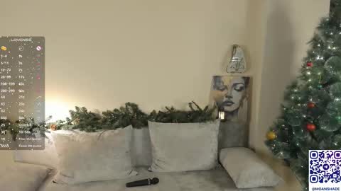 Snapshot of moanshade chatting on 12-22-25, 02:25 CandyStacy online show from 12-22-25, 02:25