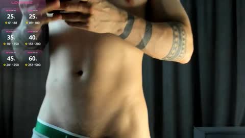 Snapshot of mobyvick chatting on 12-16-25, 12:54 Vick online show from 12-16-25, 12:54