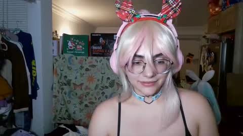 Snapshot of mochi_rainbow chatting on 12-28-24, 11:37 The Mochi Rainbow Variety Show online show from 12-28-24, 11:37