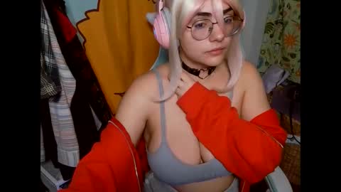 Snapshot of mochi_rainbow chatting on 01-16-25, 06:16 The Mochi Rainbow Variety Show online show from 01-16-25, 06:16