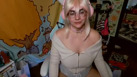 Snapshot of mochi_rainbow chatting on 01-27-25, 10:38 The Mochi Rainbow Variety Show online show from 01-27-25, 10:38