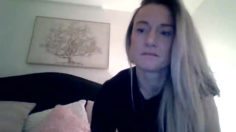 Snapshot of mockingbirds91 chatting on 03-24-26, 03:22 mockingbirds91 online show from 03-24-26, 03:22