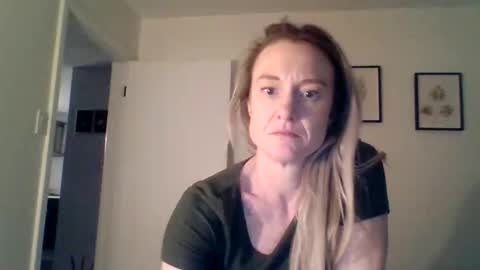 Snapshot of mockingbirds91 chatting on 04-01-26, 03:40 mockingbirds91 online show from 04-01-26, 03:40