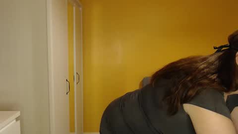 Mockingjay3001 online show from 10-23-25, 05:33