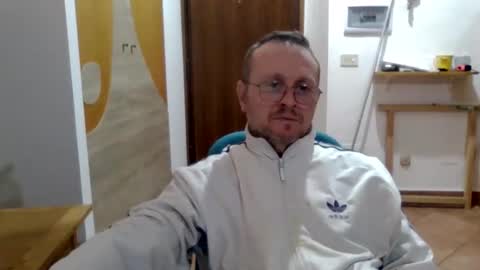 Snapshot of modesto1969 chatting on 11-23-25, 11:04 modesto1969 online show from 11-23-25, 11:04