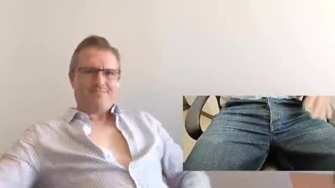 Moe online show from 09-29-25, 06:57