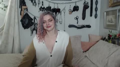 Snapshot of mohawkmischief chatting on 01-28-25, 01:08 MohawkMischief online show from 01-28-25, 01:08