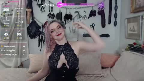 Snapshot of mohawkmischief chatting on 10-24-25, 09:22 MohawkMischief online show from 10-24-25, 09:22