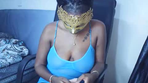 Snapshot of mohlovey chatting on 12-17-25, 08:04 mohlovey online show from 12-17-25, 08:04