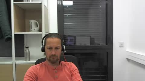 Julien online show from 05-04-26, 10:22