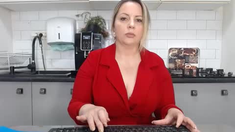 erika online show from 01-31-25, 08:32