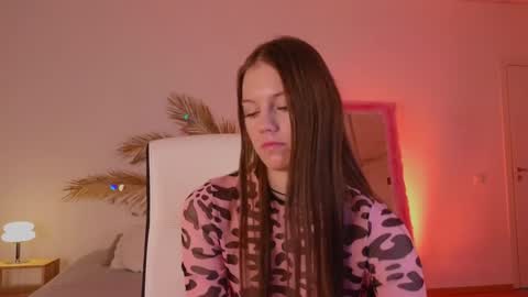 Molly online show from 02-06-25, 01:27