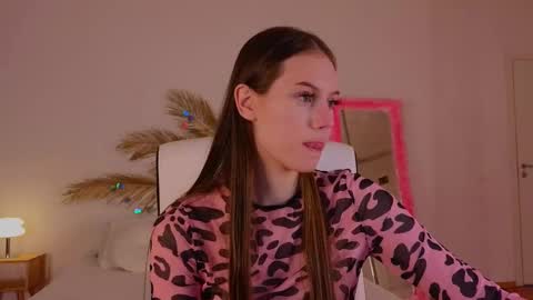 Molly online show from 02-20-25, 09:42