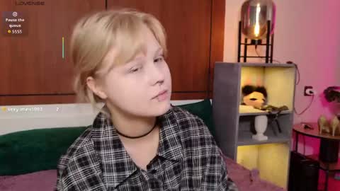 Snapshot of moliqin chatting on 05-31-26, 07:26 moliqin online show from 05-31-26, 07:26