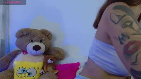 M o L l i E  online show from 01-07-25, 09:46