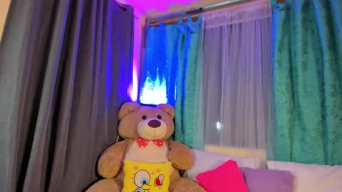 Snapshot of moll1e_ chatting on 01-06-26, 10:12 M o L l i E online show from 01-06-26, 10:12