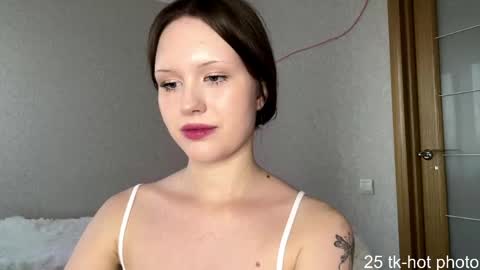 Snapshot of mollieadamek chatting on 05-19-26, 01:50 Lisa online show from 05-19-26, 01:50