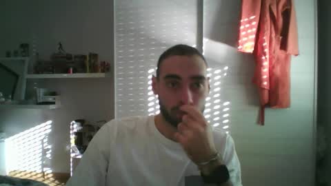 mollo20 online show from 10-27-25, 01:59