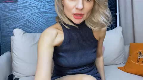 Molly online show from 02-14-26, 01:41