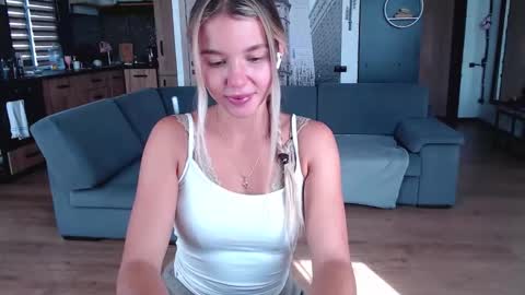 Molly online show from 09-19-25, 10:16