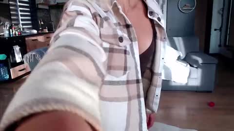 Molly online show from 11-22-25, 11:20