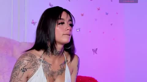 Snapshot of molly_blue01 chatting on 06-09-26, 03:01 Follow me and rate me online show from 06-09-26, 03:01