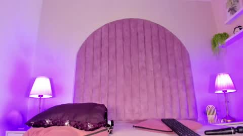 Snapshot of molly_jackson chatting on 12-24-24, 05:13 Molly Jackson online show from 12-24-24, 05:13