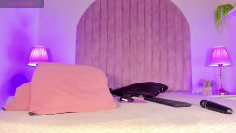 Snapshot of molly_jackson chatting on 01-16-25, 06:06 Molly Jackson online show from 01-16-25, 06:06