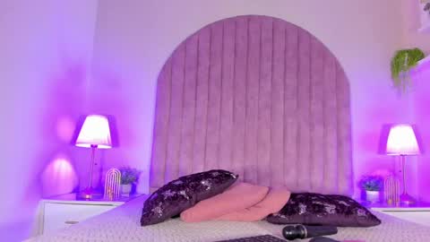 Snapshot of molly_jackson chatting on 02-10-25, 11:57 Molly Jackson online show from 02-10-25, 11:57