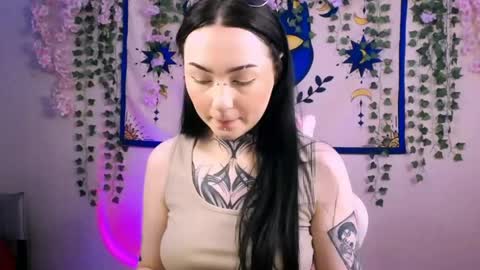 molly_kisss online show from 04-15-26, 05:03
