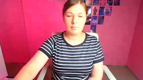 Snapshot of molly_mis chatting on 06-26-26, 11:47 Molly online show from 06-26-26, 11:47