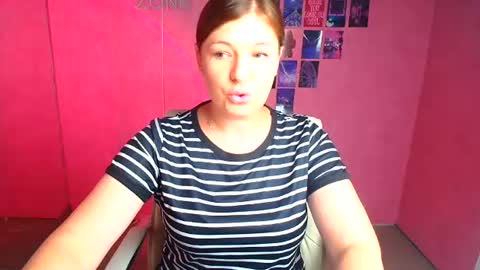 Snapshot of molly_mis chatting on 07-26-26, 11:50 Molly online show from 07-26-26, 11:50
