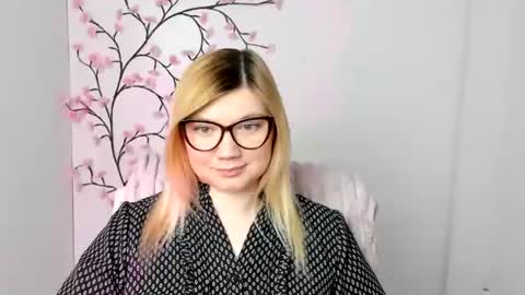 Molly online show from 02-26-26, 01:10