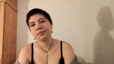 Molly Pop online show from 11-08-25, 09:57